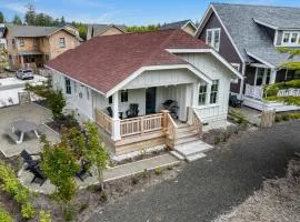 WoodSea Owl by Seabrook Hospitality
