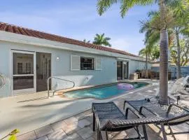 Charming Heated Pool Home - 3 miles to the Beach, Pet and Family Friendly -Available Year Round!