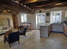 Maison de charme 13 couchages，位于Marigné的酒店