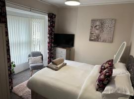 2 bed apartment in Antrim town centre，位于安特里姆的酒店