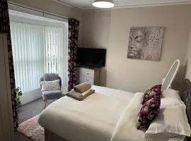 3 bed Cozy Antrim Apartment with Great Views