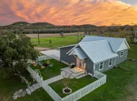 Kingsby Cottage - 1 Bedroom w Mountain views