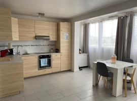 Appartement aux portes de Paris，位于克雷泰伊湖之角站附近的酒店