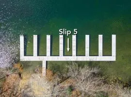Ferndale: New, Lake Access w. Dock Slip, Hot Tub, Dogs OK