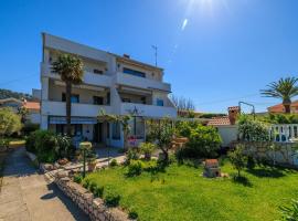 Apartments Near the sea Barbat，位于巴尔巴特纳拉布的酒店