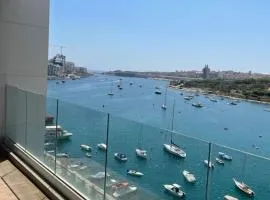 Lovely Seaview Two Bedroom rental unit in Tas-Sliema