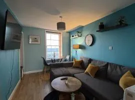 Fort Cresent Sea View Apartment