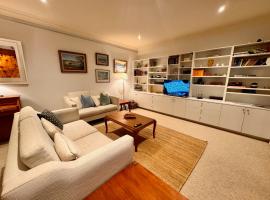 3 Bdrm 2 Bthrm House Close to Canberra CBD & ANU，位于堪培拉的酒店