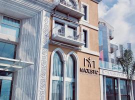 Majestic Byblos Grand Hotel，位于朱拜勒的酒店