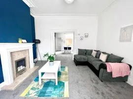 4 Bdrm 10 Min Walk To Hospital