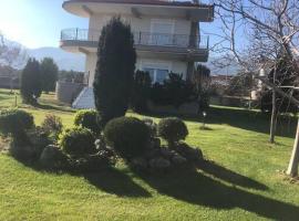 Luxury villa in leptokarya pierias，位于乐托卡亚的酒店