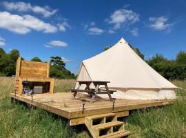 Walltree House Glamping - Cozy Glamping experience，位于布拉克利的酒店