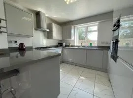 Fabulous Family Home in Lovely Little Stoke