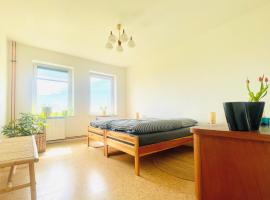 "Willkommen im Zetthaus" Welcome! Witamy! Vitejte! - Familienfreundliche Ferienwohnungen in der Mecklenburger Seenplatte，位于Zettemin的酒店