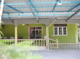 Seri Tempurung Homestay，位于Cukai的酒店