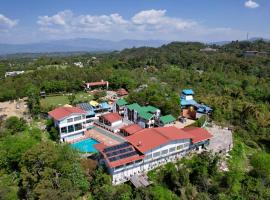 Hunky Dory Resort and spa，位于Dhār Khurd的度假村