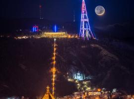 Marmenio Hotel - Tbilisi，位于第比利斯老第比利斯的酒店