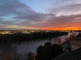 Beautiful Lake View 15 min from Paris，位于塞纳河畔埃皮奈的酒店