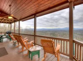 Amazing View - Hot Tub, Game Room, Fire Pit, and Stunning Mountain Views near Blue Ridge - Mineral Bluff, GA