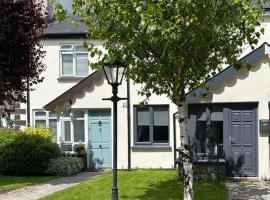 Tulfarris Resort Spa & Holiday Village 2 Bedroom Lodge Sleeps 5，位于布莱辛顿的酒店