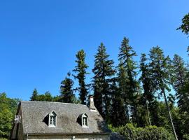 Gîte Le Four à Pain 6 personnes sur le domaine du Manoir du Rigouneix，位于Saint-Angel的酒店
