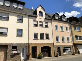 Ferienhaus Schwanennest，位于摩泽尔河畔的泽尔的乡村别墅