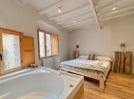 Clauhomes Casa Rural Deluxe，位于Tarrés的酒店
