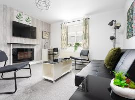 Pass the Keys Tranquil Haven Stylish 2BR Flat with Parking，位于诺斯利的酒店