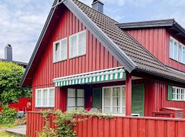 Holiday home GRISSLEHAMN IX，位于格里斯勒港的酒店