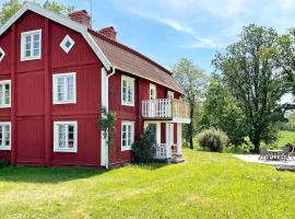 8 person holiday home in HÖGSBY，位于Högsby的酒店