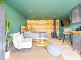 Self contained cabin, firepit, NR MOD aztec, m5, m4