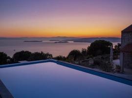Villa Vouno - luxury and privacy in the Aegean，位于Klíma的酒店