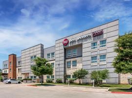Best Western Plus Pflugerville Inn & Suites，位于普弗拉热维尔的酒店