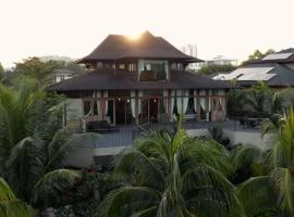 Grand Serene Lakeside Bali Style Villa，位于塞贝维的乡村别墅