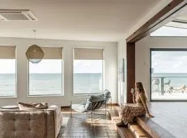 Novo Luxury Apartment Penguin Accommodation Itas