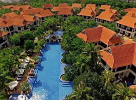 Purama Villas Beach Da Nang Resort，位于岘港的酒店