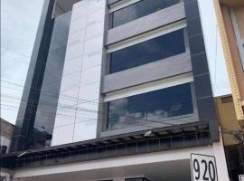 Quirino Hub Cozy place with Wi-Fi and Netflix，位于达沃市的公寓式酒店