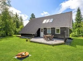 3 Bedroom Cozy Home In Højslev