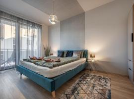 Condo with Garage and Balcony in City Center，位于布达佩斯的酒店