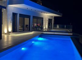 Panoramic Villa，位于托隆的酒店