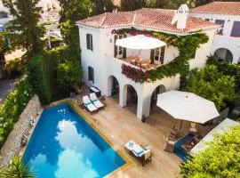 6 bedrooms villa with private pool enclosed garden and wifi at Spetses