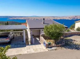 Stunning Apartment In Stinica With Wifi