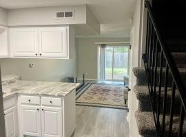 Great 2 Bedroom Apartment #C - Bryant，位于布赖恩特的酒店