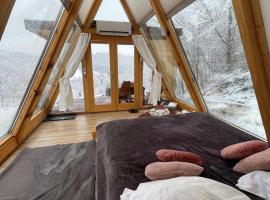 Lovely Chalet，位于图兹拉的酒店