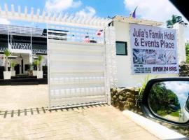 Julia's Family Hotel & Events Place FAMILY-BARKADA ROOM，位于Kayagan的酒店