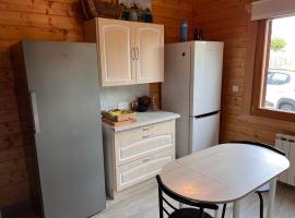 Chalet près de la rivière，位于Urzy的酒店