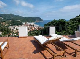 100b - VILLA Ginestra, ampia Terrazza 120m2 vista mare 10 minuti a piedi spiaggia, 3 camere da letto，位于东塞斯特里的酒店