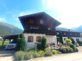 Alpenfeder Landhaus Heidi，位于施伦斯的酒店