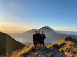 Mount batur sunrise trekking，位于库布盼洛坎的酒店