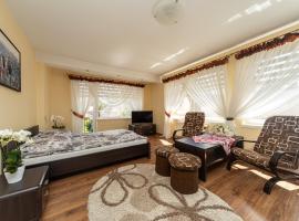 Apartament WYPOSAŻONE MIESZKANIE Pobierowo nad morzem，位于波别罗沃的酒店